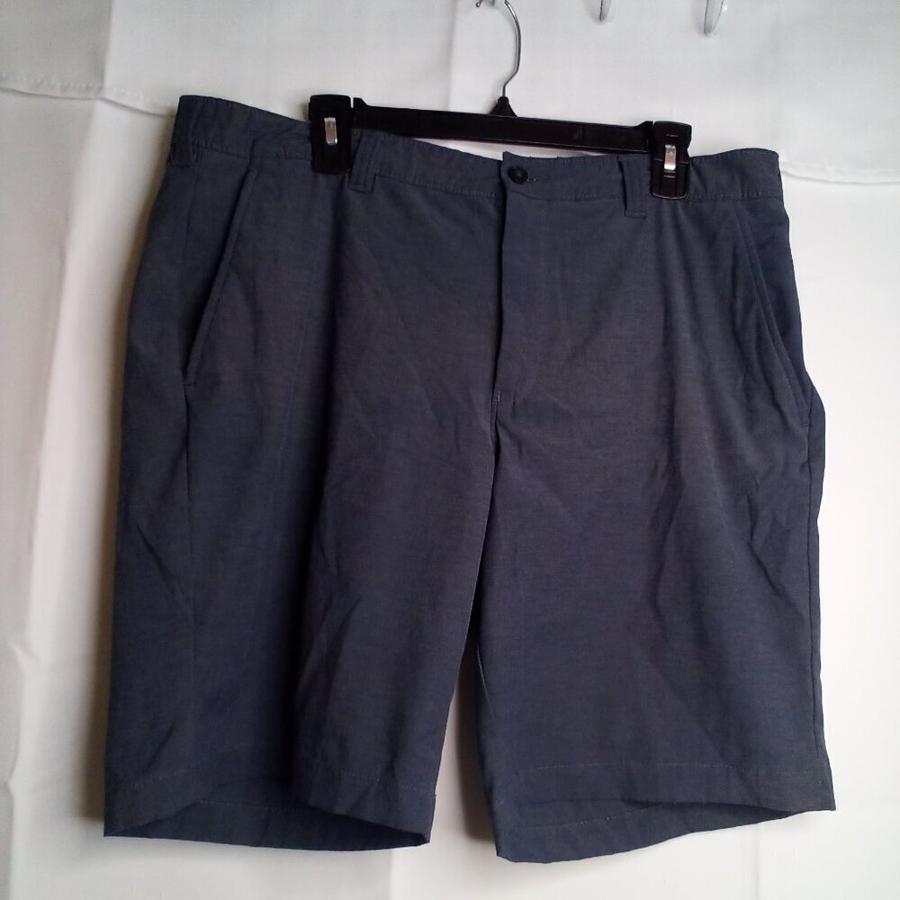 Izod Golf Shorts Men 36 Straight Active Gray